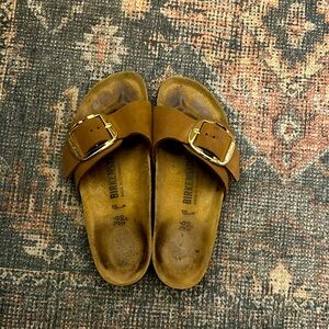 Birkenstock Madrid big buckle -cognac/ gold